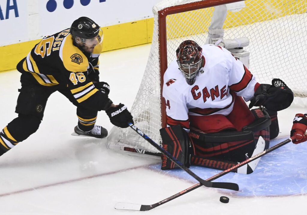Bruins-Hurricanes Preview, Betting Lines & Predictions