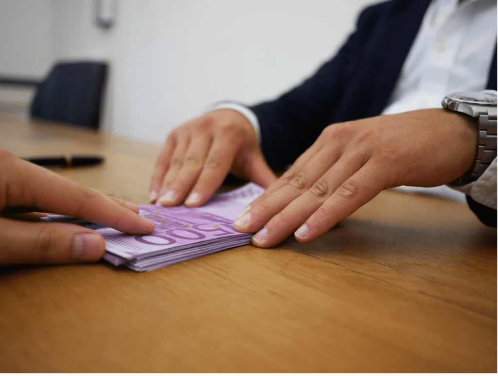 Pros and Cons of Paying your Installment Loans Early