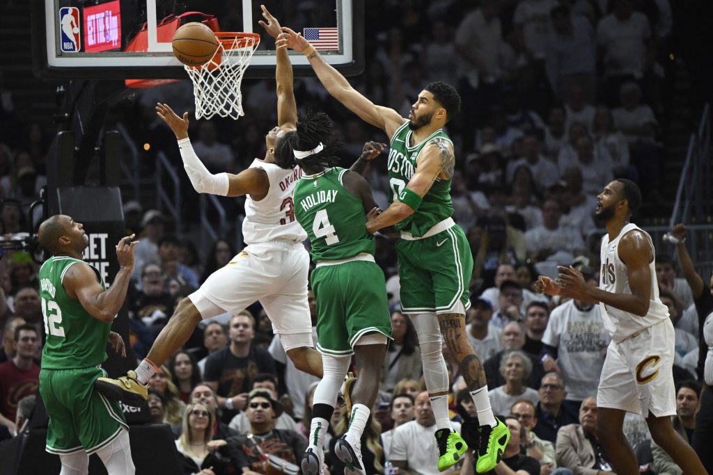 Jrue Holiday and Celtics Pick Up Al Horford in Game 4 Before Key Block