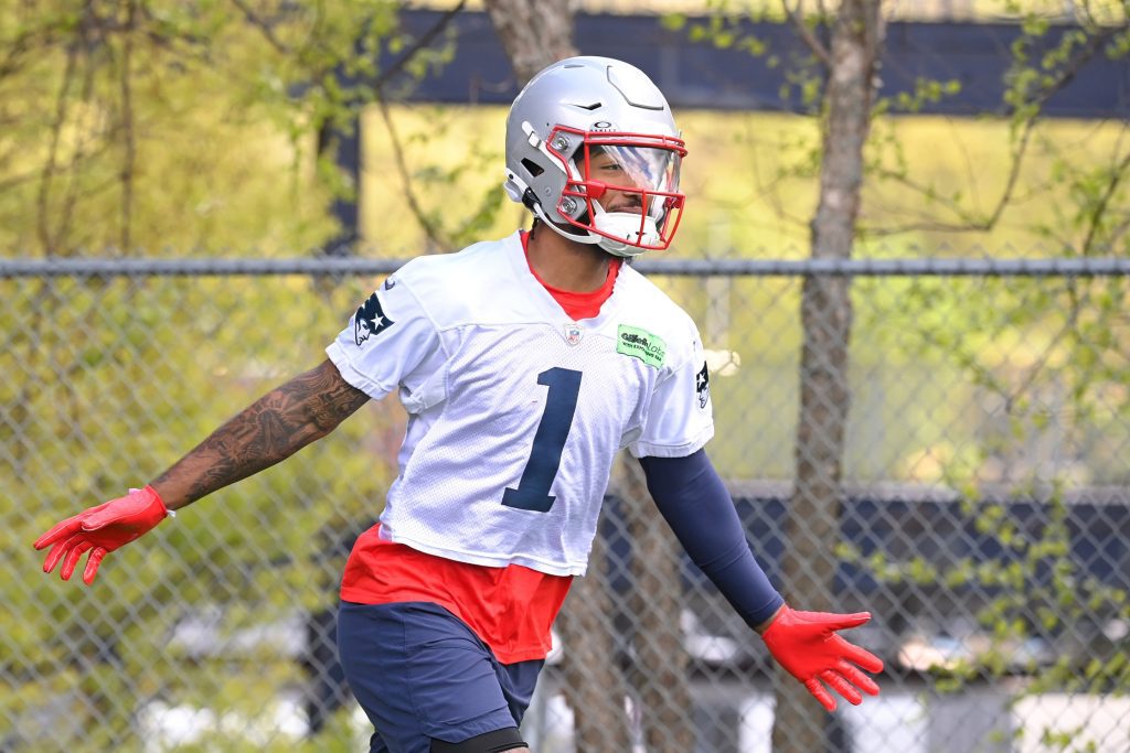 Patriots Minicamp Notebook: Rookies Shine as Offense Continues to Take Shape
