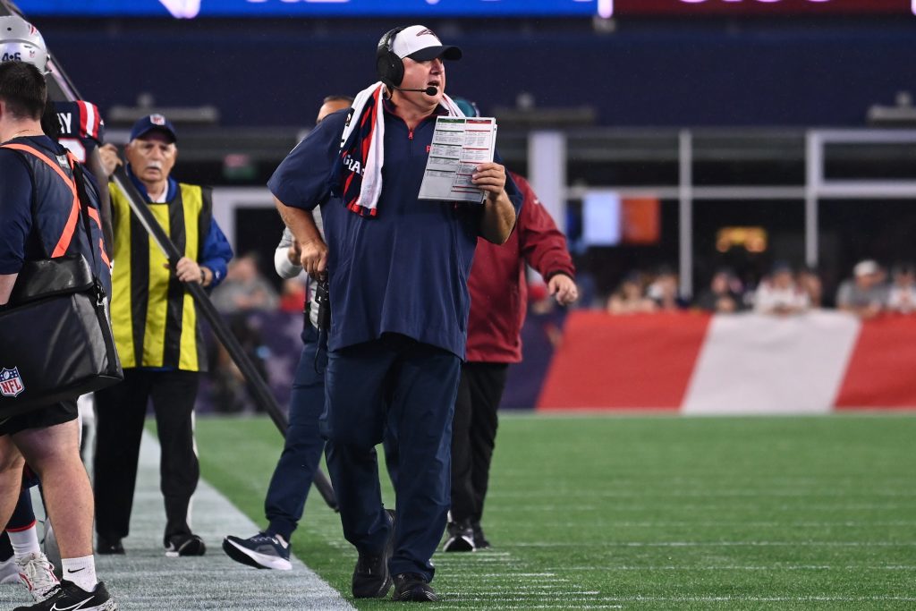 Alex Van Pelt shares what’s held Patriots back from giving QB Drake Maye first-team reps